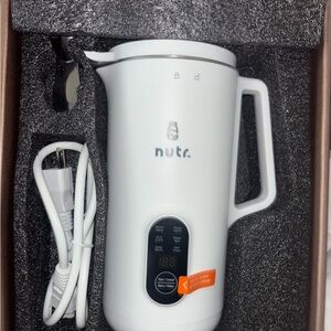 Nutr White Electric Kettle